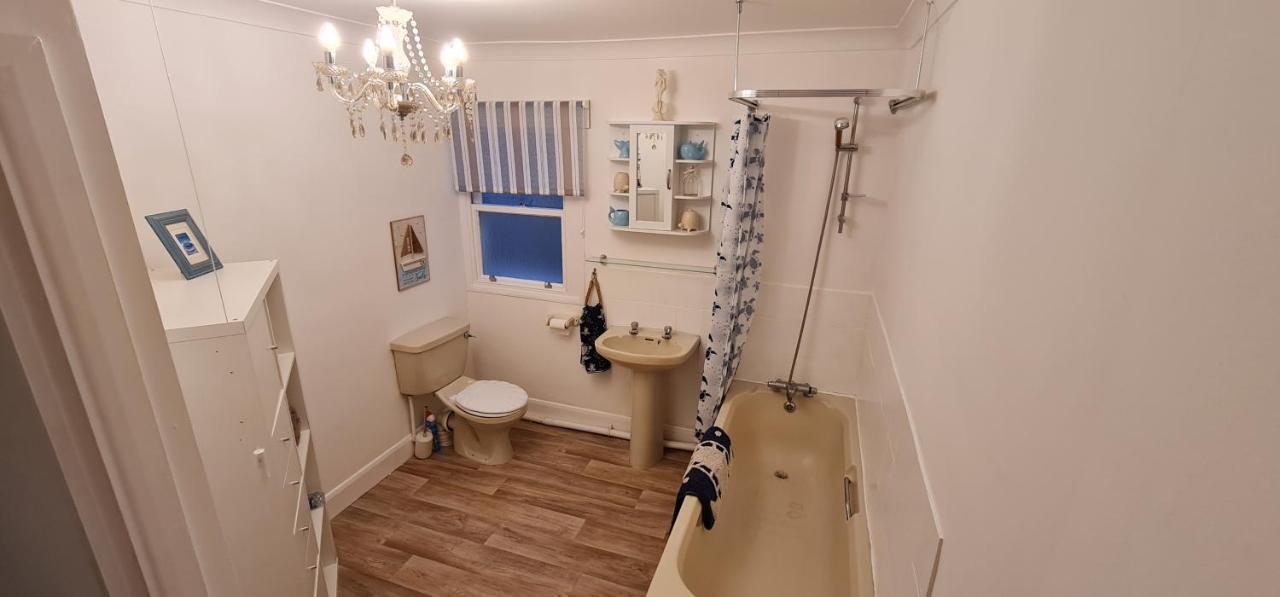 Diamond Harbour - Whole Huge Apartment - Wifi - Beach - Ramsgate Town Exterior foto