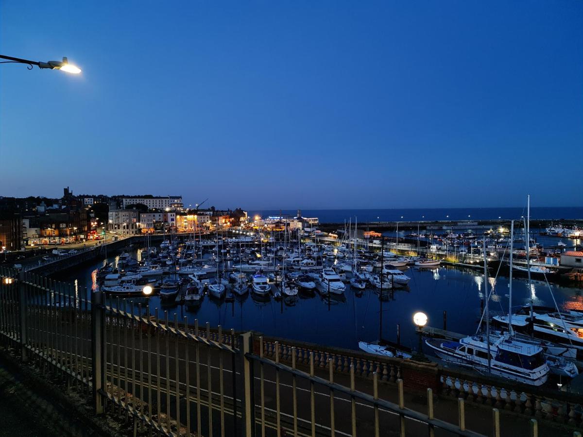 Diamond Harbour - Whole Huge Apartment - Wifi - Beach - Ramsgate Town Exterior foto